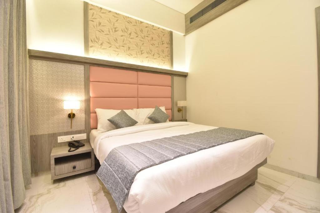 Glitz Hotels La Dahlia - Premium ターネー エクステリア 写真